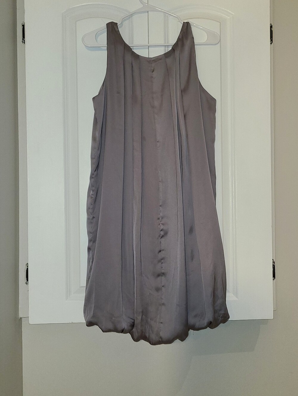 Max Mara Gray 100% Silk Sleeveless Pleated Bubble Hem Mini Dress Womens Size 6 - Picture 6 of 10